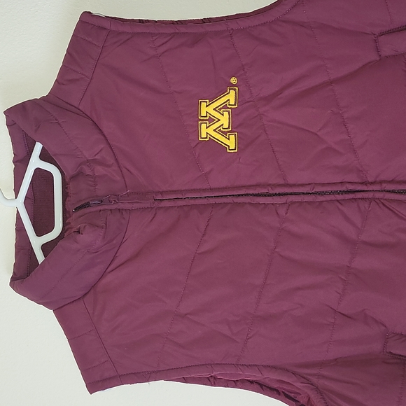 Colosseum Women's Maroon Puffer Vest. Very Goodq Condition. Size XL. - Picture 2 of 7